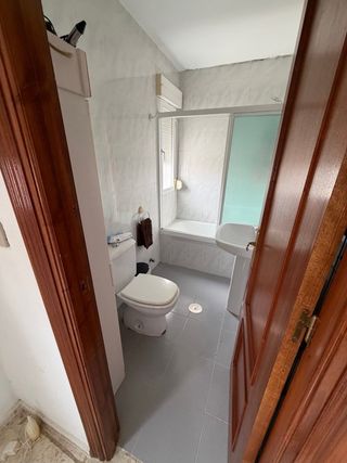 Se vende casa adosada amplia y luminosa