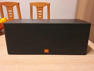 Jbl altavoz de madera diseño elegante