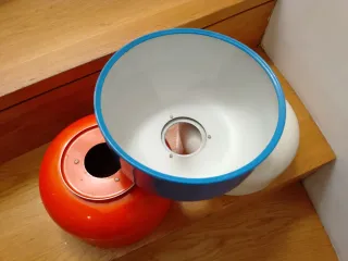 Pantallas lámpara Ahus (Azul, Naranja, Blanco).