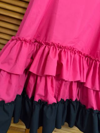 Falda y blusa flamenca negra y rosa