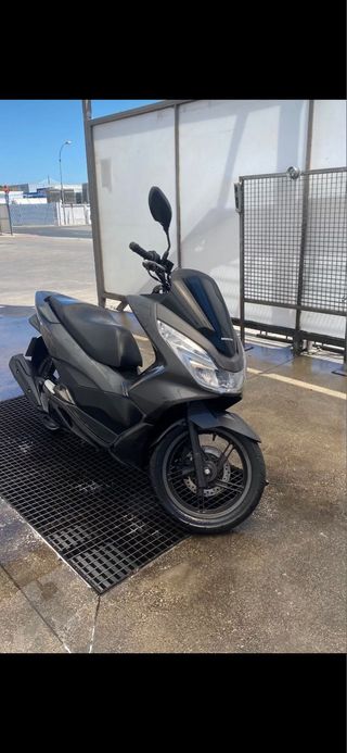Honda PCX 125 CAMBIO POR COCHE