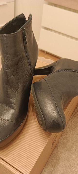 Botín azul piel unisa