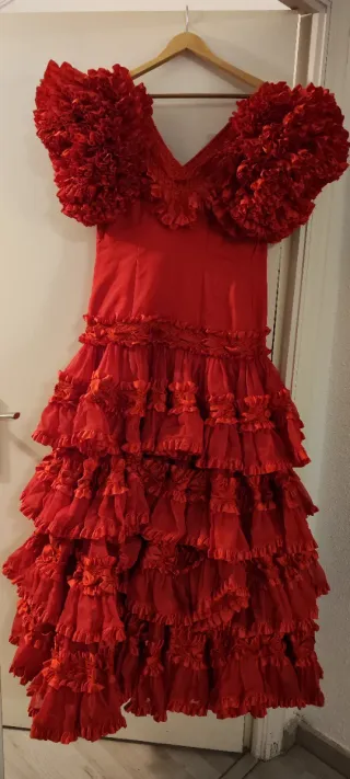 Traje de flamenca rojo volantes