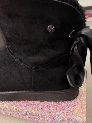 Botas marca ETIKA negras  de LUNA