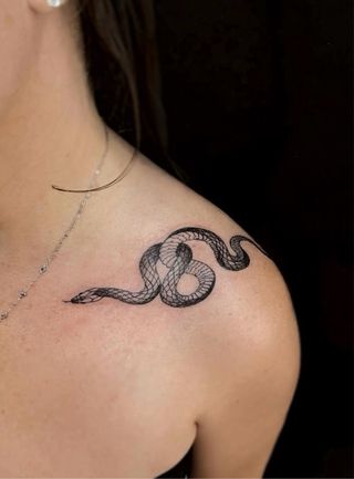 Tatuajes desde 30€ Fineline y Blackwork-Castellón