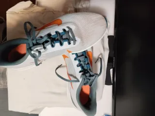 Zapatillas Nike Running Naranja y Blanco