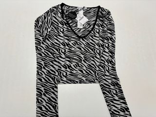 Camiseta Stradivarius Cebra Manga Larga Talla M