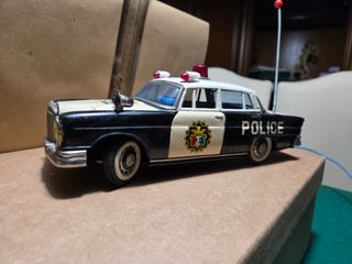 Modellino Latta Auto Polizia Mercedes Benz 230