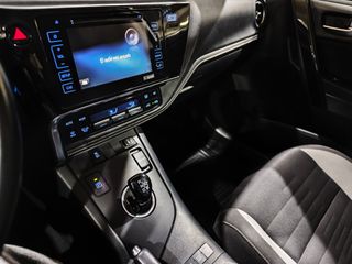 Toyota Auris Touring Sports Híbrido Automático
