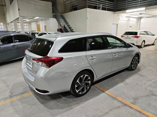 Toyota Auris Touring Sports Híbrido Automático