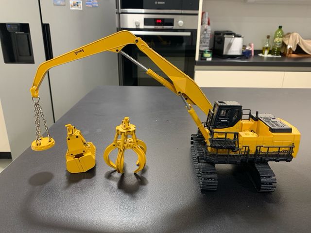 Excavadora Komatsu PC1100LC con accesorios de Joal