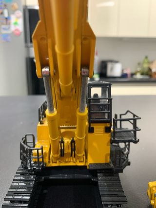 Excavadora Komatsu PC1100LC con accesorios de Joal