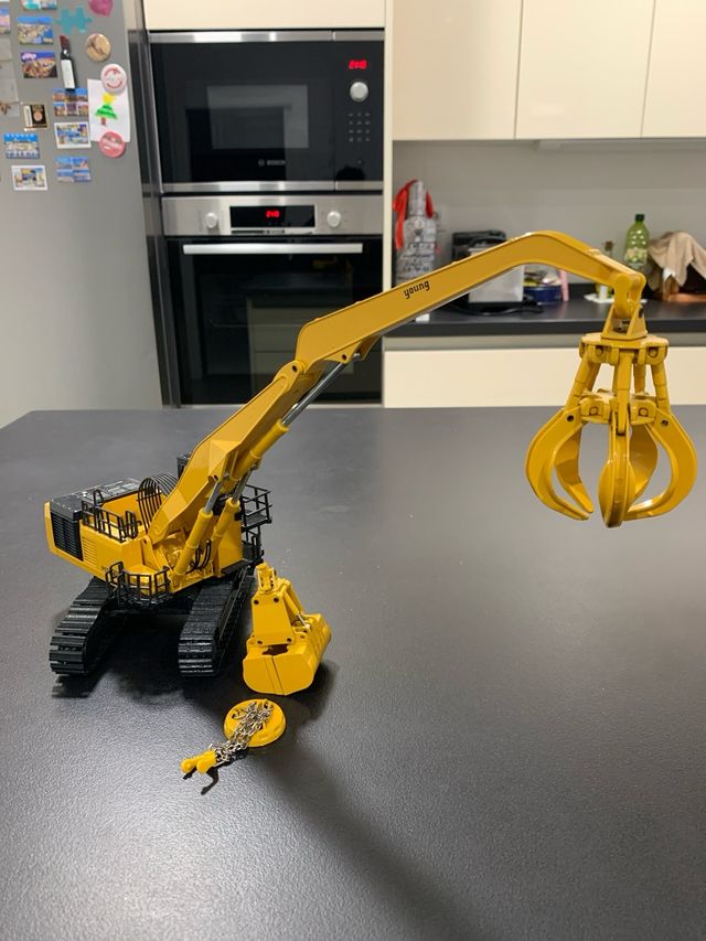 Excavadora Komatsu PC1100LC con accesorios de Joal