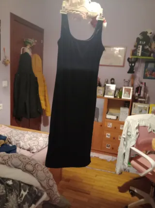 Vestido negro sin mangas