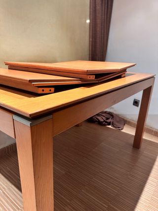 Mesa Italiana de madera (cerezo) para comedor