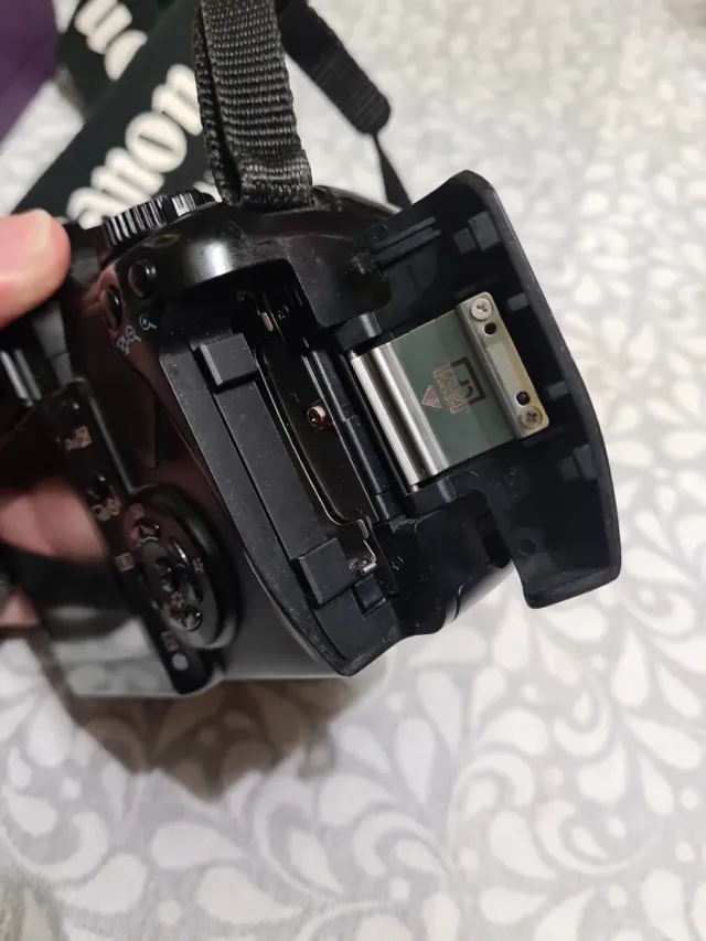 Canon EOS Digital Rebel XTi Cámara- solo cuerpo