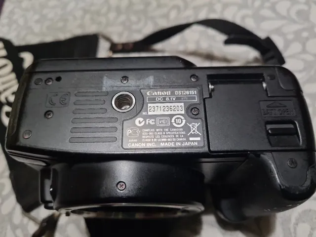 Canon EOS Digital Rebel XTi Cámara- solo cuerpo