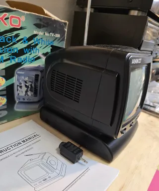 TV Portátil Blanco y Negro Aniko 328 con Radio
