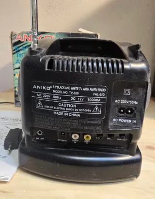 TV Portátil Blanco y Negro Aniko 328 con Radio