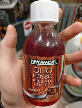 Teknica Olio Rosso per Mobili e Pavimenti nutre