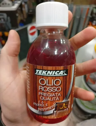 Teknica Olio Rosso per Mobili e Pavimenti nutre