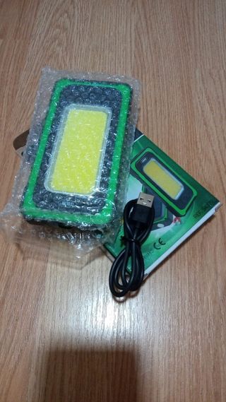 Faro LED Portátil Solar