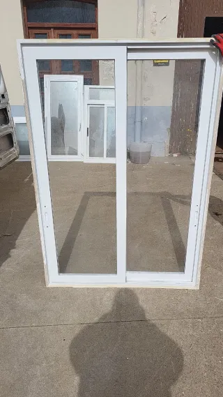 Ventana PVC corredera blanca