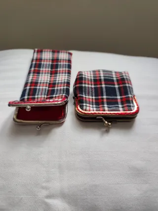 Funda gafas y monedero a cuadros