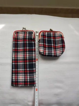 Funda gafas y monedero a cuadros