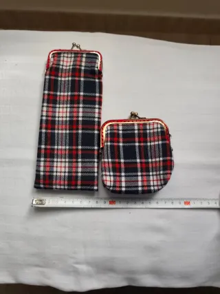 Funda gafas y monedero a cuadros