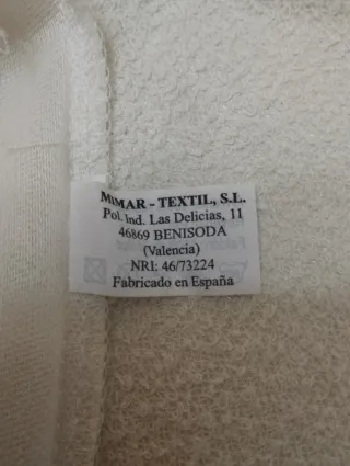 Colchón cuna viscolástico con zona lumbar y funda.