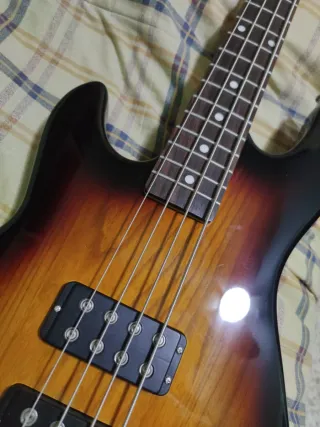 Bajo zurdo G&L Tribute 2000