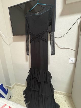 Traje Flamenca Negro con Mantón