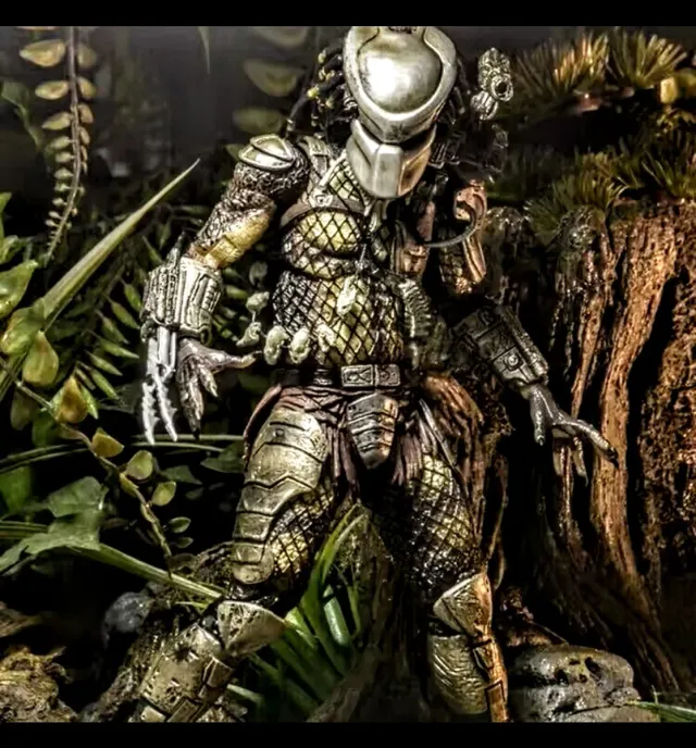 FIGURA NECA ULTIMATE ALIEN PREDATOR JUNGLE HUNTER.