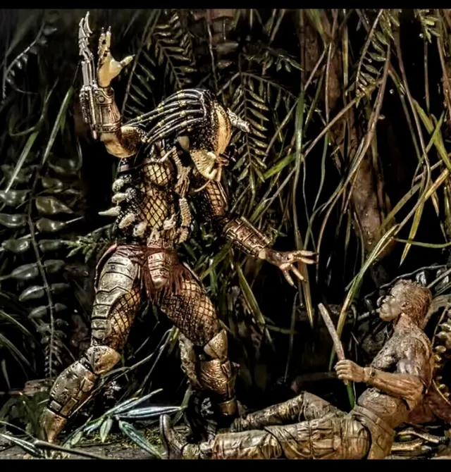 FIGURA NECA ULTIMATE ALIEN PREDATOR JUNGLE HUNTER.