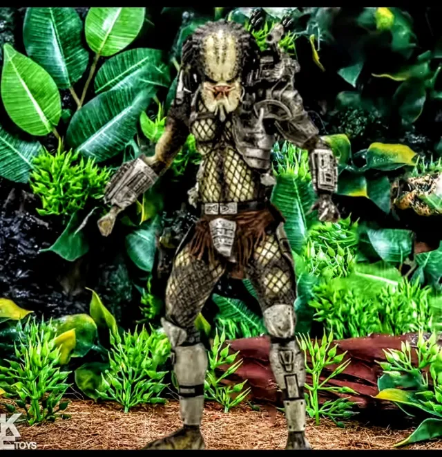 FIGURA NECA ULTIMATE ALIEN PREDATOR JUNGLE HUNTER.