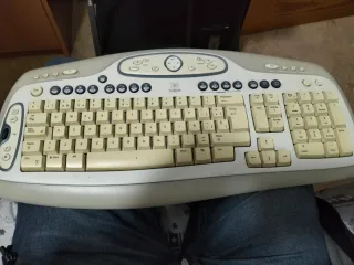 Teclado y Ratón Inalámbrico Logitech Beige