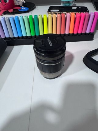 Canon EOS 500D con accesorios