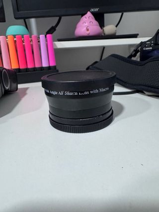 Canon EOS 500D con accesorios