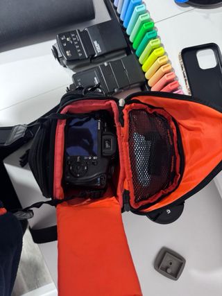 Canon EOS 500D con accesorios