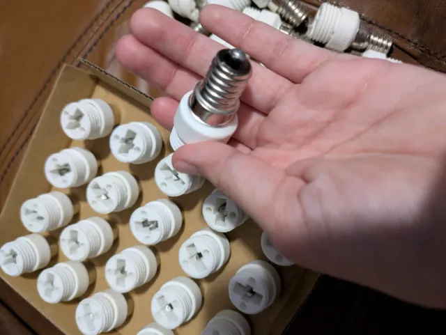 32 Adaptadores Casquillo Rosca E14