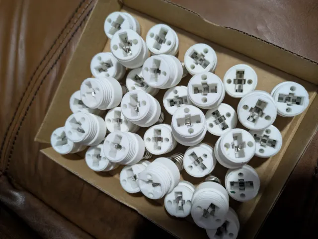 32 Adaptadores Casquillo Rosca E14