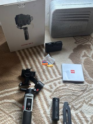 Canon EOS M5 + 3 Lentes + Gimbal Zhiyun