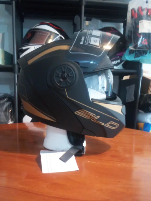 Casco Moto Modular Negro y Dorado
