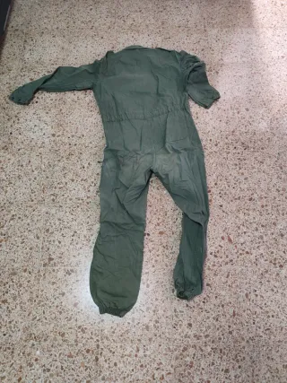 Monos militares verdes 1 ejercito 1 guardia civil