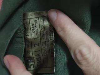 Monos militares verdes 1 ejercito 1 guardia civil