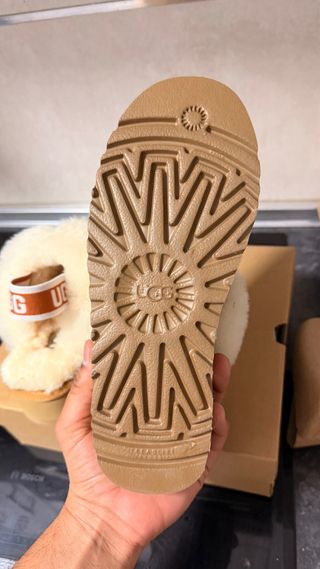 Zapatillas UGG Beige y Marrón