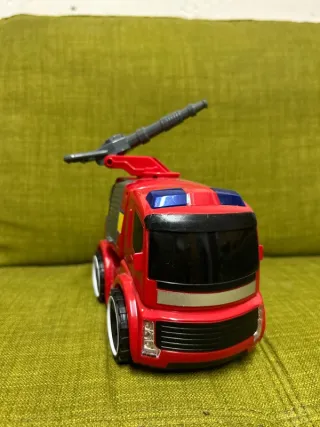 Camioncino dei pompieri rosso