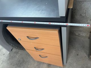 Escritorio oficina con cajonera