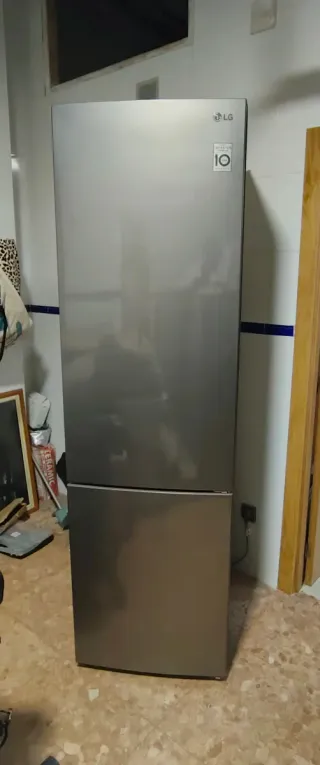 Nevera LG No Frost 2m - 2 años uso